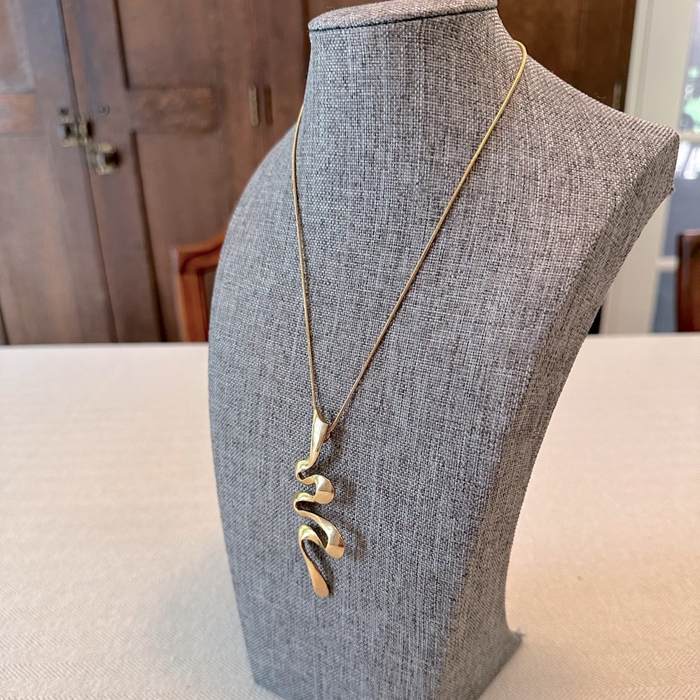 Vintage Landau Necklace Gold Ribbon Swirl Pendant on 16" Snake Chain w/Extender - Picture 7 of 12